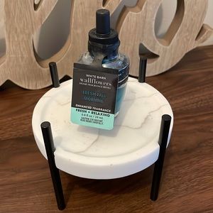 Bath and Body Works Fresh Fall Morning Wallflower Refill Brand New